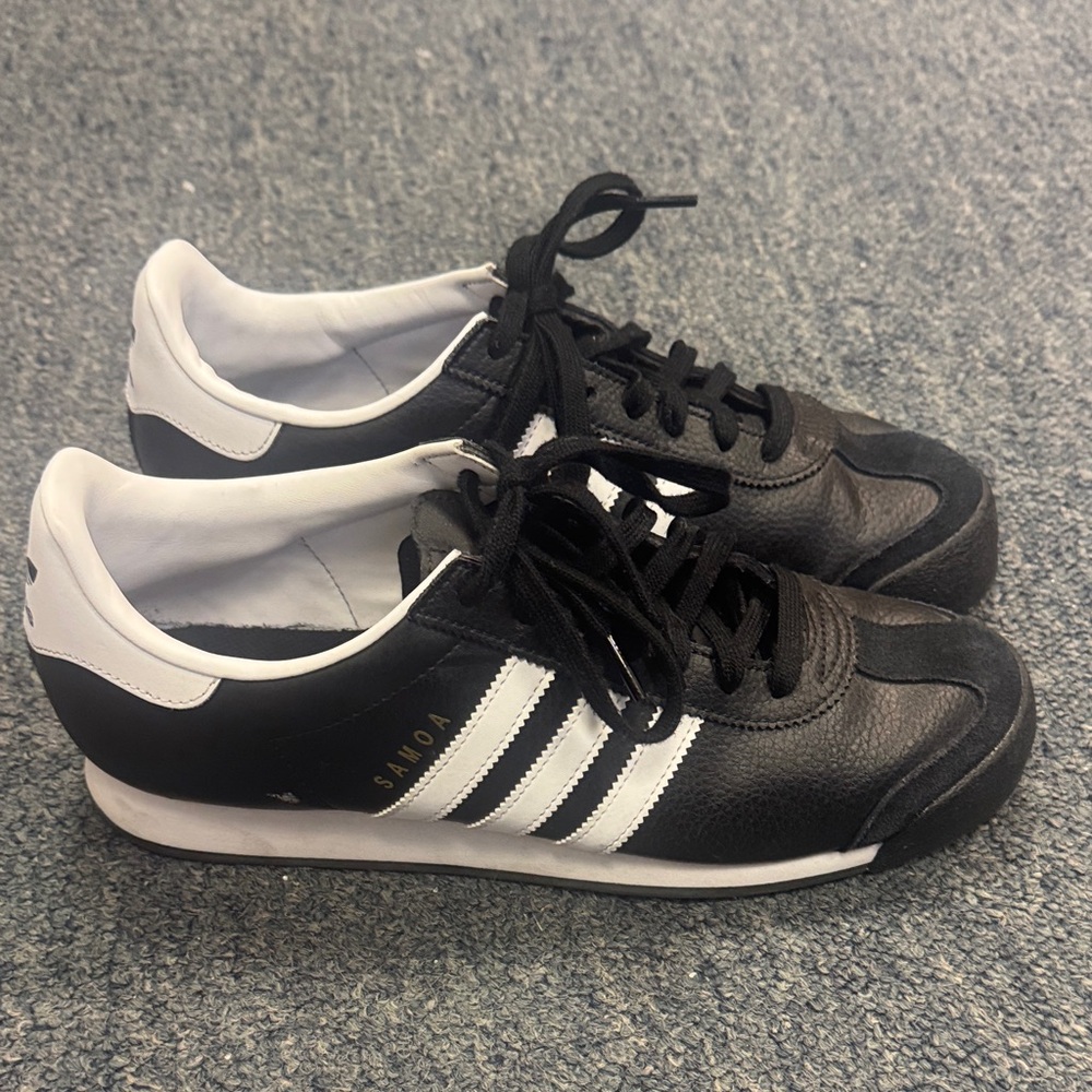 Adidas Samoa Black and White Men's Shoes - men’s size 10